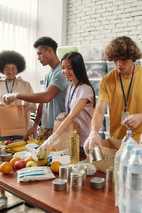 Students Volunteering