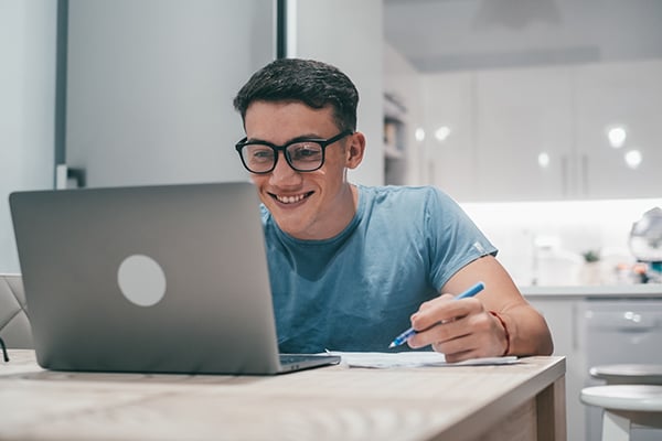 Williamsburg student working on computer